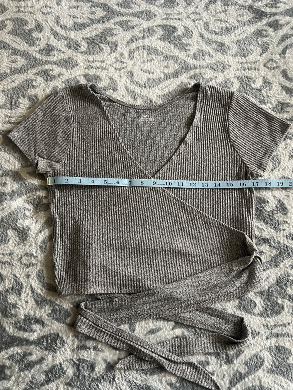 Hollister Ribbed Wrap Around Top - Picture 4 of 5